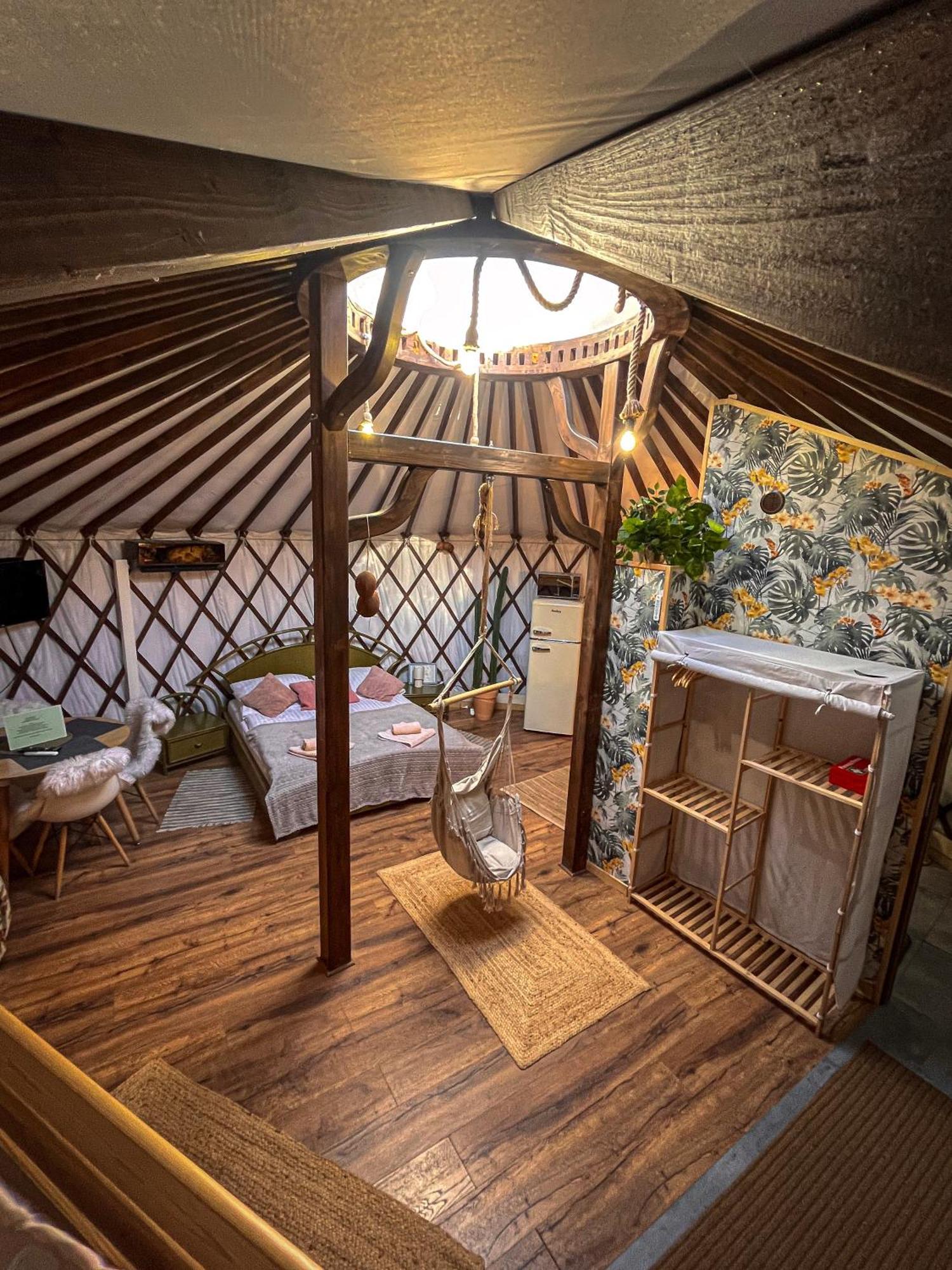 Aloha Glamp - Okragle Domki Przy Rzece - Balia I Sauna - Energylandia Zagornik Værelse billede